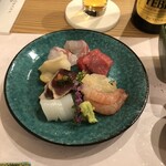 Sushi Iwa - お造り：南蛮エビ、イカ、カツオたたき、中トロ、バイ貝、アワビ、タイ