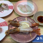 Tenka zushi - 生ゲソが上手く三皿いっちゃいました、牡丹エビは新鮮食べ応えあり