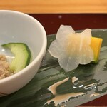 エペ クープ - きゅうりの後ろには　こんなキレイな大根が。