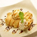 膳丸 - 「焼きバナナのクレープ包み」は特製の”珈琲黒蜜ソース”で♪甘味と苦味が絶妙です！