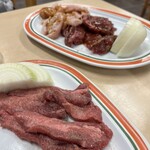 焼肉バンバン - タン、ハラミ、上ミノ