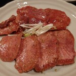 Yakiniku Ariranen - 生タン盛り合わせ 3,500円