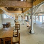 八紘学園 農産物直売所 - 【2023年05月】店内、一部スペースはがらーんと空いています。ちょっと寂しいなぁ。