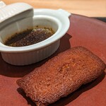 銀座 大石 - フィナンシェには驚いた！冷ました状態でご提供いただきましたが、それが想像以上に美味しいこと！外はカリカリとしつつ、中はフロランタンみたいなねっちり感。ナッツの香りがバターとは異なる香ばしさを演出。