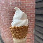 八紘学園 農産物直売所 - 【2023年8月】ソフトクリーム小＠250円、溶けちゃうのでお早めに(笑)。