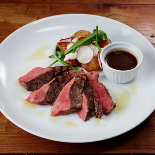 がっつり食べたい方必見！肉メニューもご用意！