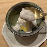 鮨 一二郎 - 夏を感じるとうもろこしのムースにココナッツソースがけ。まるでフレンチの味わい！