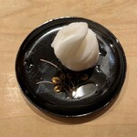 鮨 一二郎 - ここから握りね( *´艸`)水を含ませると膨らむ指先おしぼり。