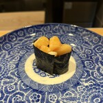 鮨 一二郎 - 青柳貝の軍艦巻き。本日は大好きな貝のラインナップが豊富で幸せ！