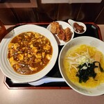 サウスヴィラ - 麻婆丼セット(730円)です。