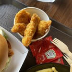 The Bay Restaurant - クリスピーチキン？