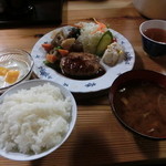 燕山荘 - 夕食む