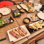 福徳 - 焼き鳥、牡蠣チーズ、鶏たたき、桜ユッケ、明太子の磯巻天、やみつききゅうり