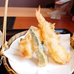 和食さと - 大海老天ざるそば(1,099円)