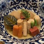 魚勝 - 大根と野菜の炊き合わせ