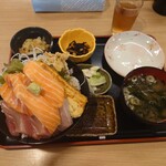 清鮨 - まぐろサーモン丼