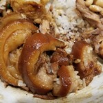 正宗隆江猪脚飯 - 猪脚、表情。