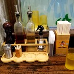 正宗隆江猪脚飯 - テーブルアイテム。