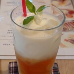 Hanamizuki Kafe - アイスロイヤルミルクティー500円