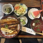 うな中 - うなぎ丼(特上) 2,200円