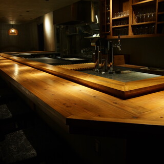 シックでモダンな店内