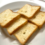 ガストロノミア ヨシ - カレースー煮込み用（？） ミニ角食のカリっと焼き （これがまたうまし♪）