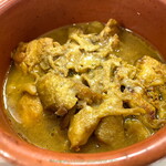 ガストロノミア ヨシ - モツときのこのカレー煮込み