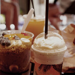 Island Vintage Coffee Royal Hawaiian Center - アサイボウル　スムージー　ジュースをテイクアウト