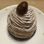 GOLD SHEEP CAFE - 【モンブラン】マロンが濃厚なマロンクリームがたっぷり、中はメレンゲでした！