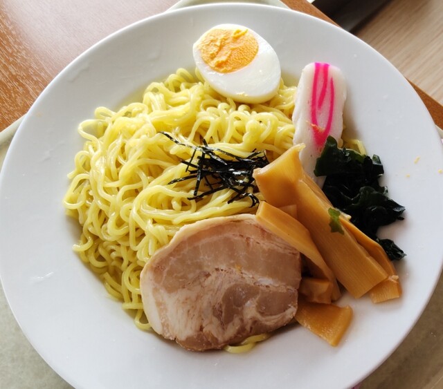 軽食ひまわり ヤマザワ川西店 - 羽前小松（ラーメン）の写真