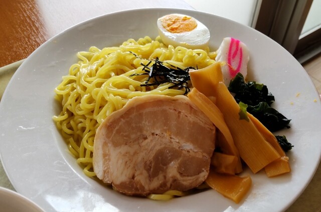 軽食ひまわり ヤマザワ川西店 - 羽前小松（ラーメン）の写真