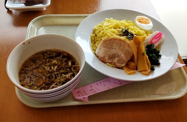 軽食ひまわり ヤマザワ川西店 - 羽前小松（ラーメン）の写真