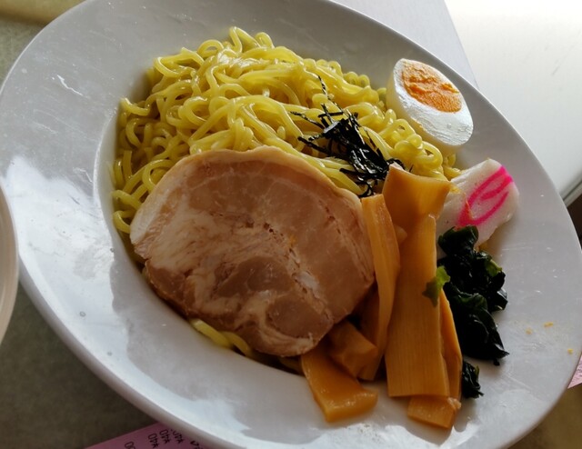 軽食ひまわり ヤマザワ川西店 - 羽前小松（ラーメン）の写真