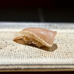 鮨 西崎 - メカジキ。
      少し炙って。