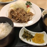 Akuayu Kari Resutoran Danran - 生姜焼き定食@980