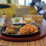 カフェ・シャルム - ハンバーグナポリタン　ミドル