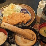 初駒 - トンカツ定食990円