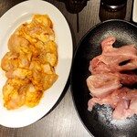 焼肉 ダイニング 萬次郎 - ホルモンとせせり、、、ちゃんと切ってくれよぉ～～