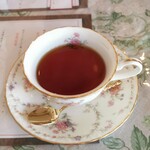 紅茶専門店 Tea Room Wisteria - ウダプッセラワ・ラガラ茶園 カップ￥480/ポット￥850