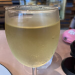 THE NUTS EXCHANGE - ２杯目の白ワイン