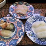 助六寿司 - ■ほっき貝￥528 ■ぼたんえび￥528 ■イカ3種￥330