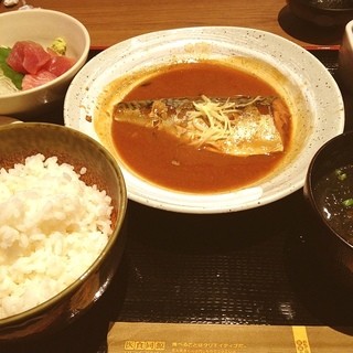 Irohanihoheto - さばの味噌煮とマグロぶつ定食