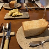 ビストロ・エピ - 自家製のパン