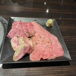 焼肉酒家 傳々 - 