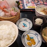 目利きの銀次 - ランチの刺身定食