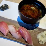 五色 - 食事　バチ鮪 中トロ、愛媛県産 方々、鹿児島県産 鰹
　　　握り寿司三貫
留椀　赤出汁椀