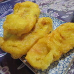 Warung Berkah Jaya - Pisang Gorengは揚げバナナで、お店からのサービス