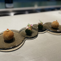 Tinc gana - マグロのタルタル、海老のコロッケ（タパス2種）