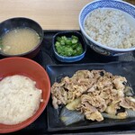 Yoshinoya - 牛皿麦とろ御膳