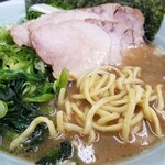 武蔵家 - 麺の表情など。